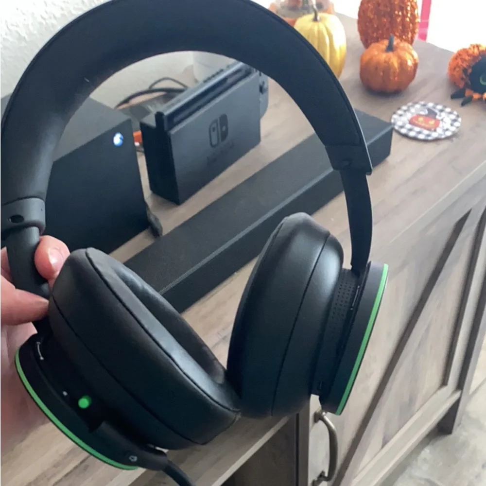 Microsoft - Xbox Wireless Headset for Xbox Series X|S, Xbox One, and Windows 1